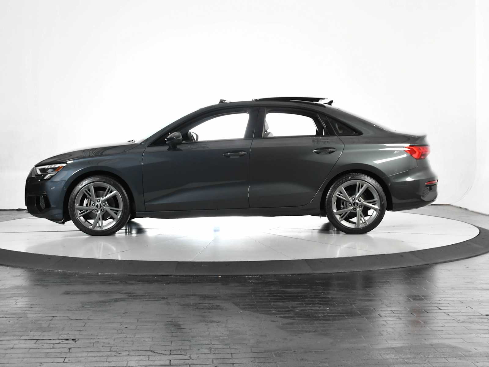 audi a3 sedan 2024 WAUHUDGY4RA072110 image audi a3 sedan 2024 WAUHUDGY4RA072110 image